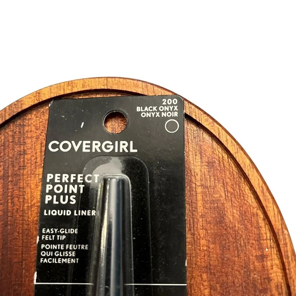 CoverGirl Perfect Point Plus Liquid Eye Liner 200‎ Black Onyx New Sealed